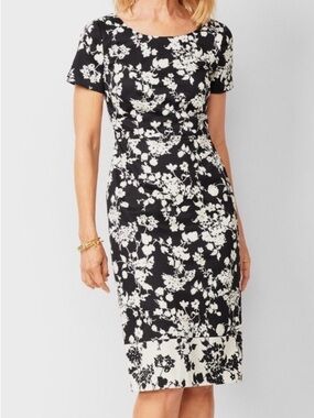 Talbots Black and White Floral Bateau Neck Midi Sheath Dress - Size: 6